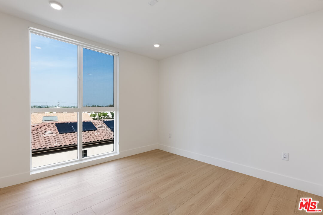 Cypress Condo: 8561 Belmont Street