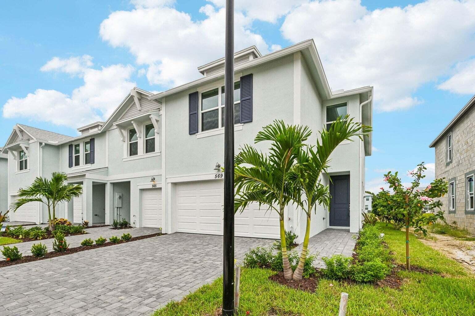 Fort Pierce Condo: 569 Salisbury Circle