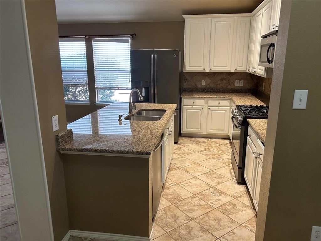 Little Elm Condo: 816 Lake Grove Drive