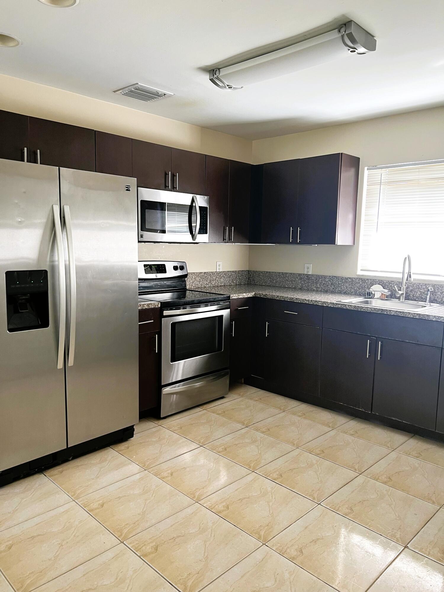Fort Pierce Condo: 377 Baysinger Avenue