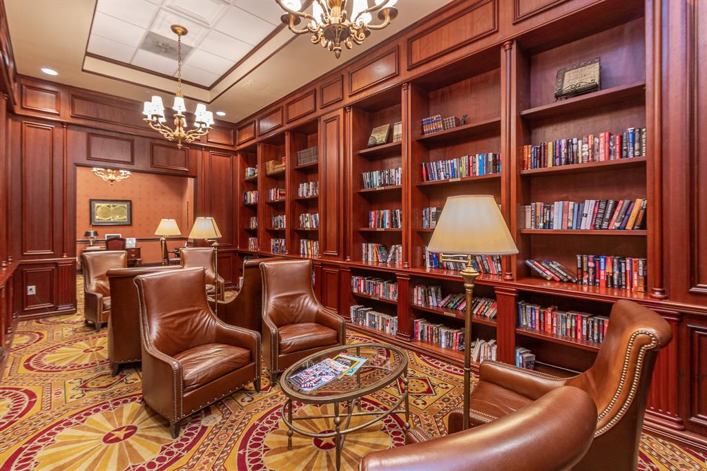 Weston Condo: 16101 Emerald Estates Drive