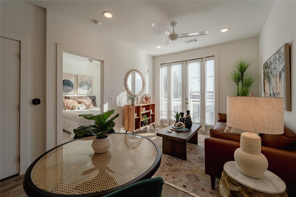 Dallas Condo: 105 South Bishop Avenue