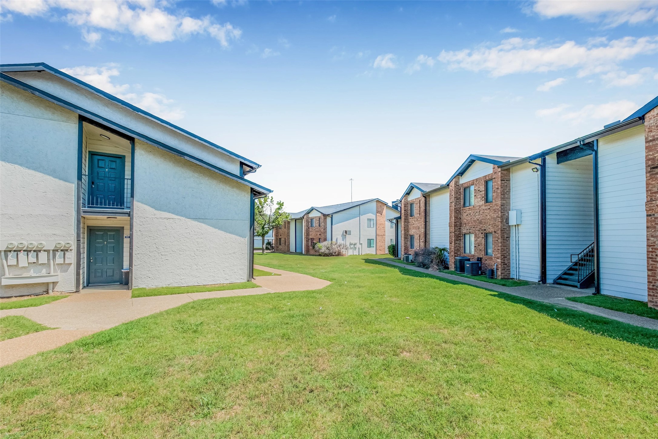 Irving Condo: 4600 West Pioneer Drive