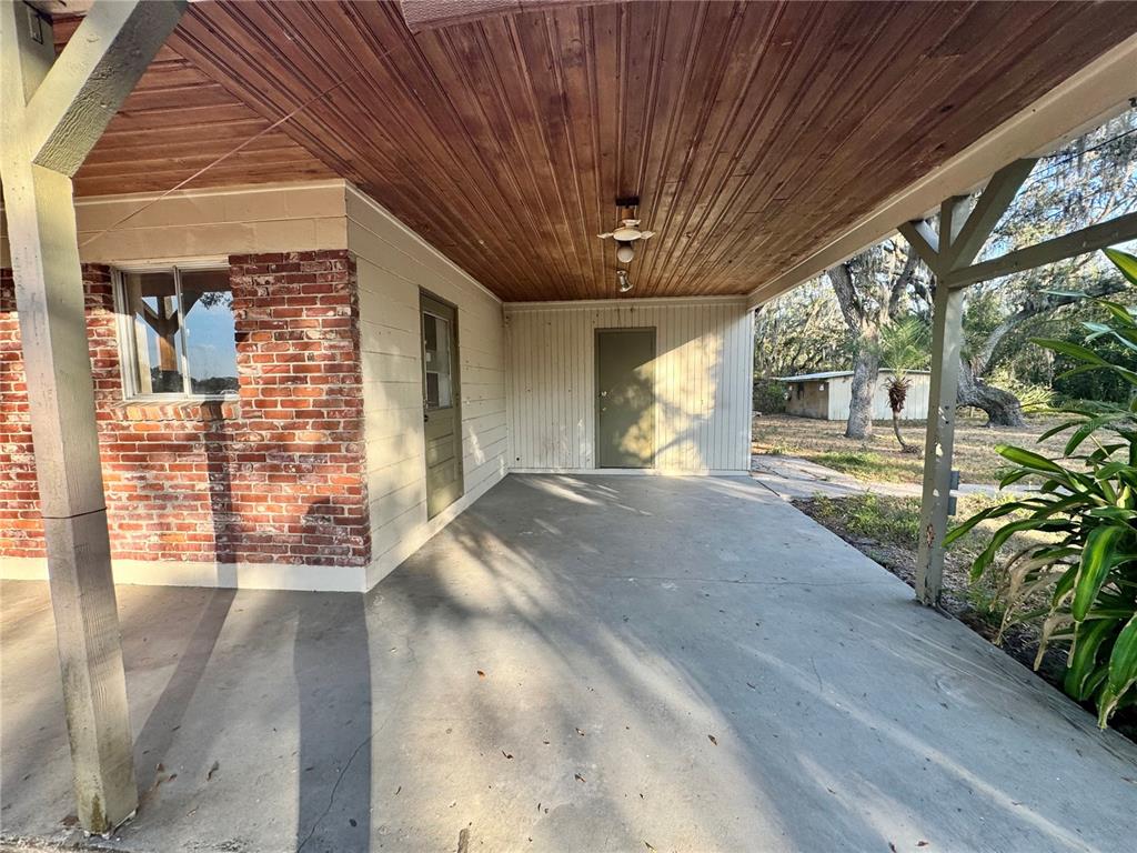 Plant City Condo: 1516 Hawk Griffin Road
