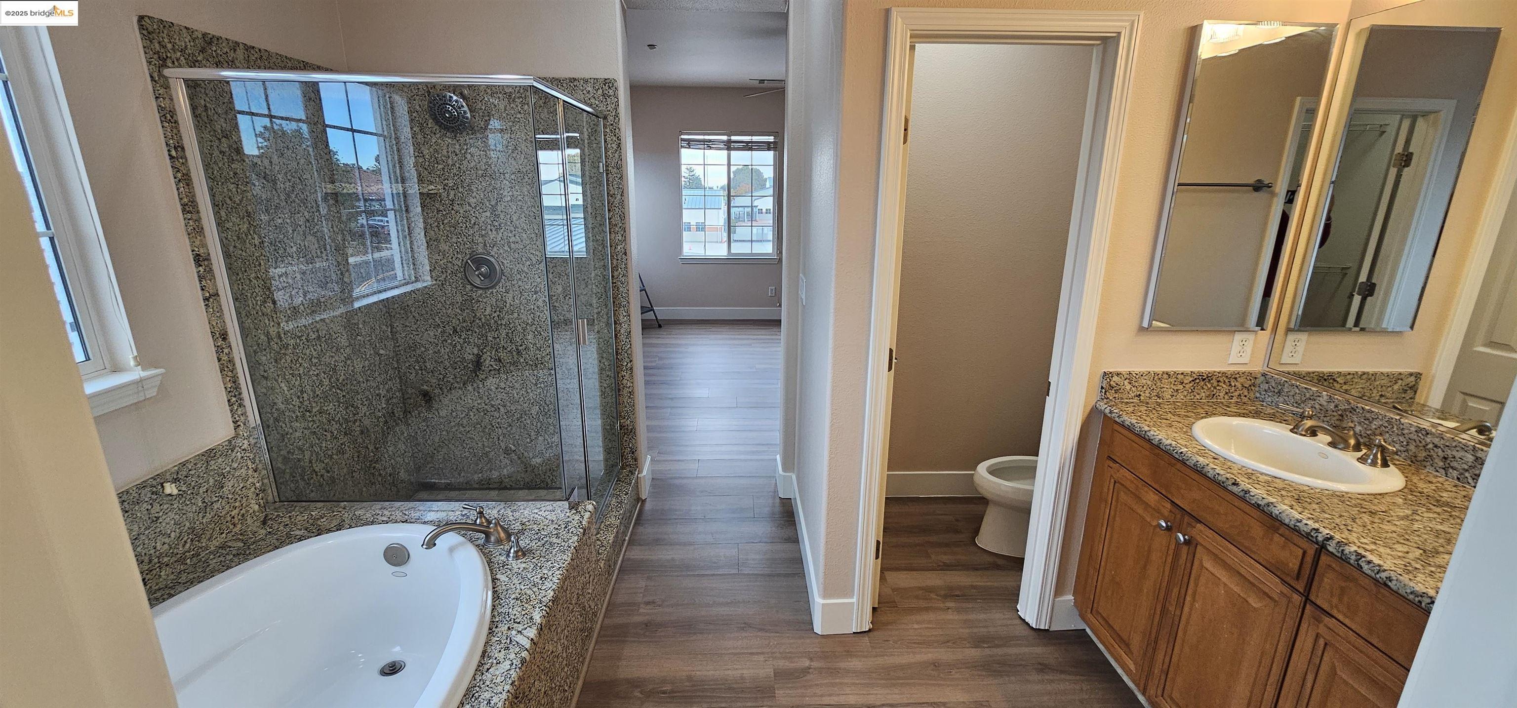 Brentwood Condo: 1876 Tarragon Drive