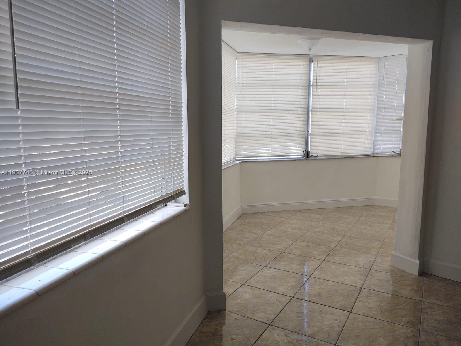 Miami Condo: 1611 Northeast Miami Gardens Drive