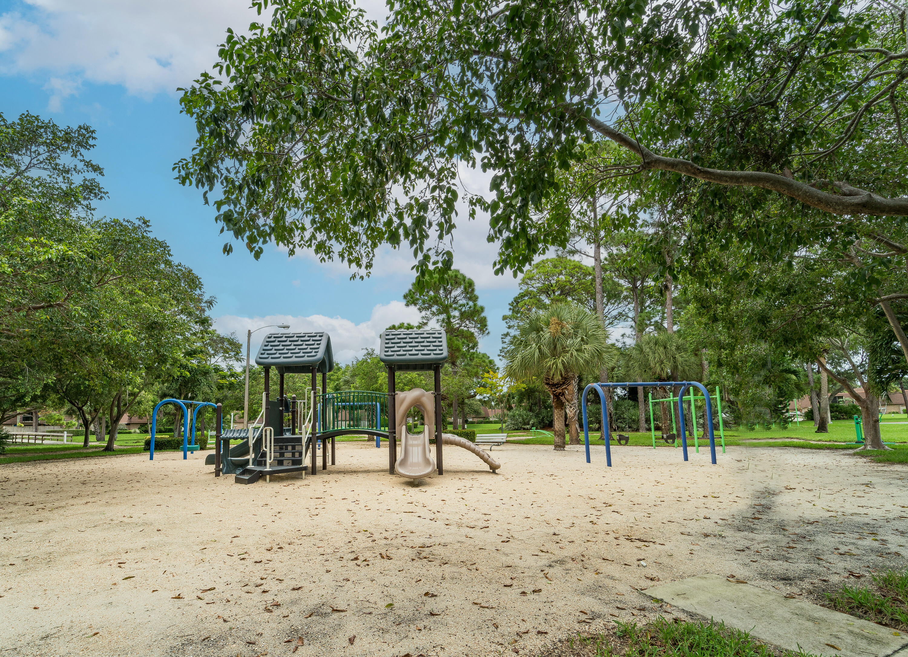 Palm Beach Gardens Condo: 1520 15th Lane