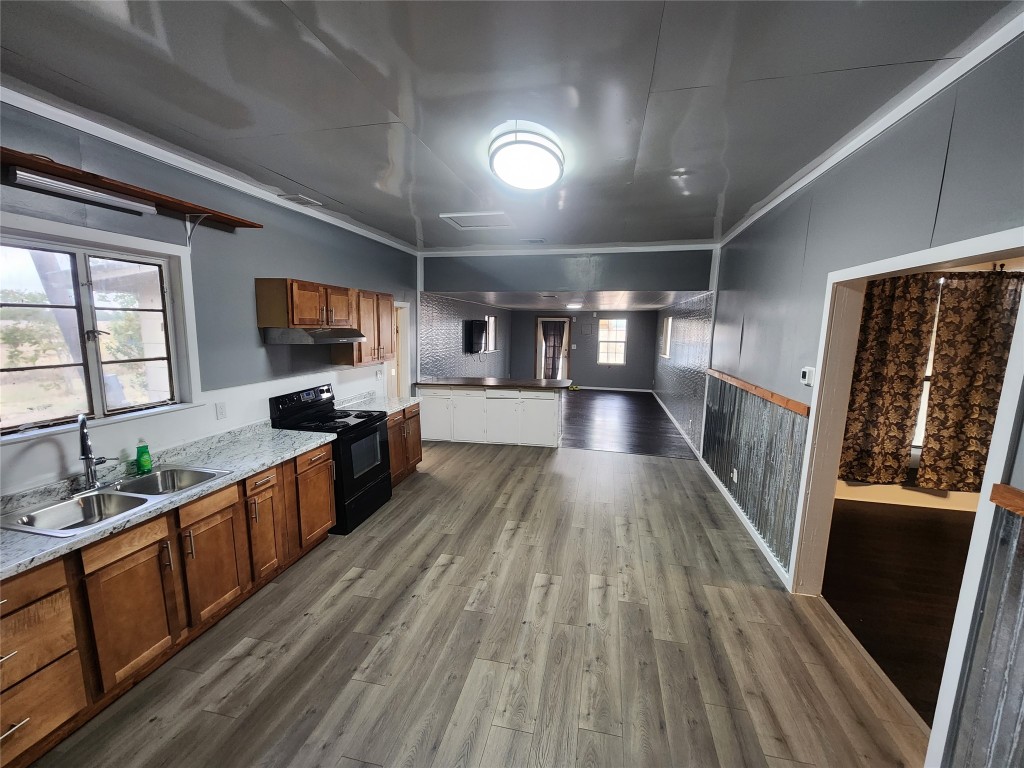 Taylor Condo: 10001 Farm To Market Road 1331