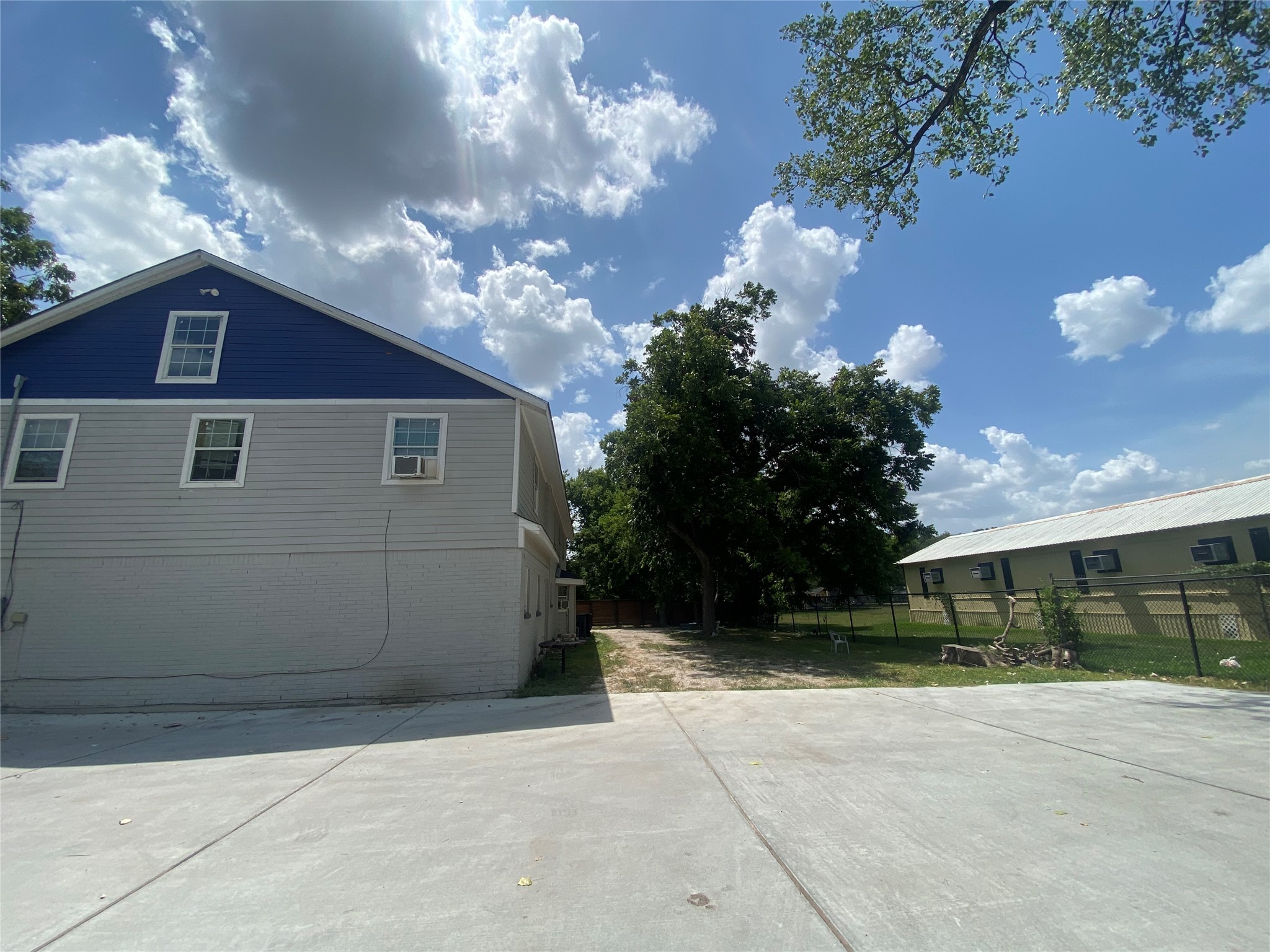 Houston Condo: 5301 Collingsworth Street