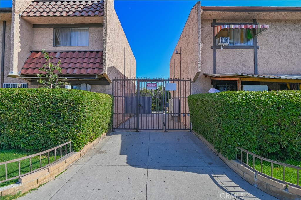El Monte Condo: 11937 Magnolia Street