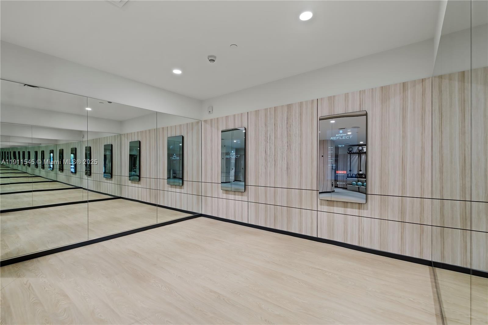 Hallandale Beach Condo: 101 Diplomat Parkway