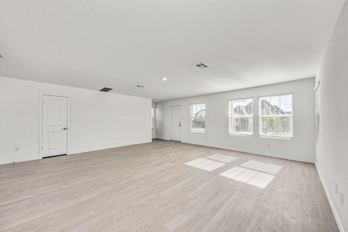 Kyle Condo: 367 Keefer