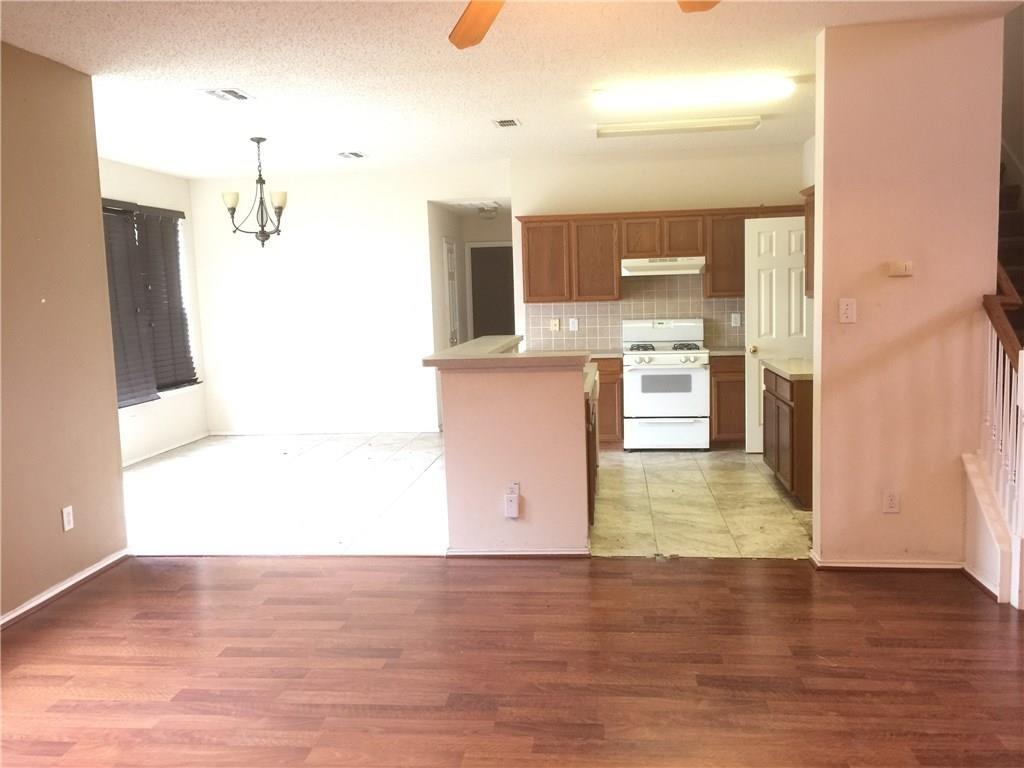 Grand Prairie Condo: 5143 Autumn Hill