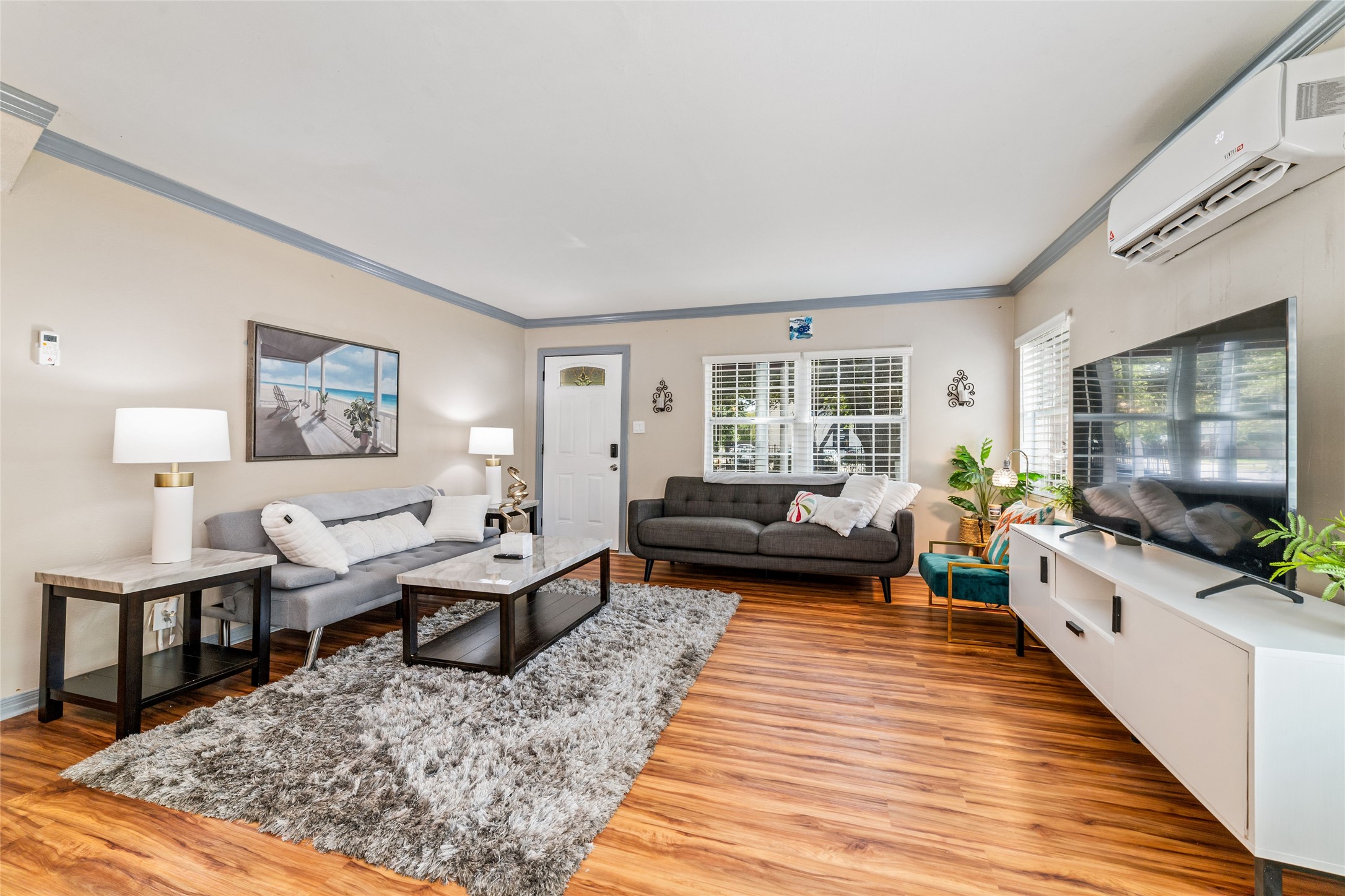 Houston Condo: 1604 West Alabama Street