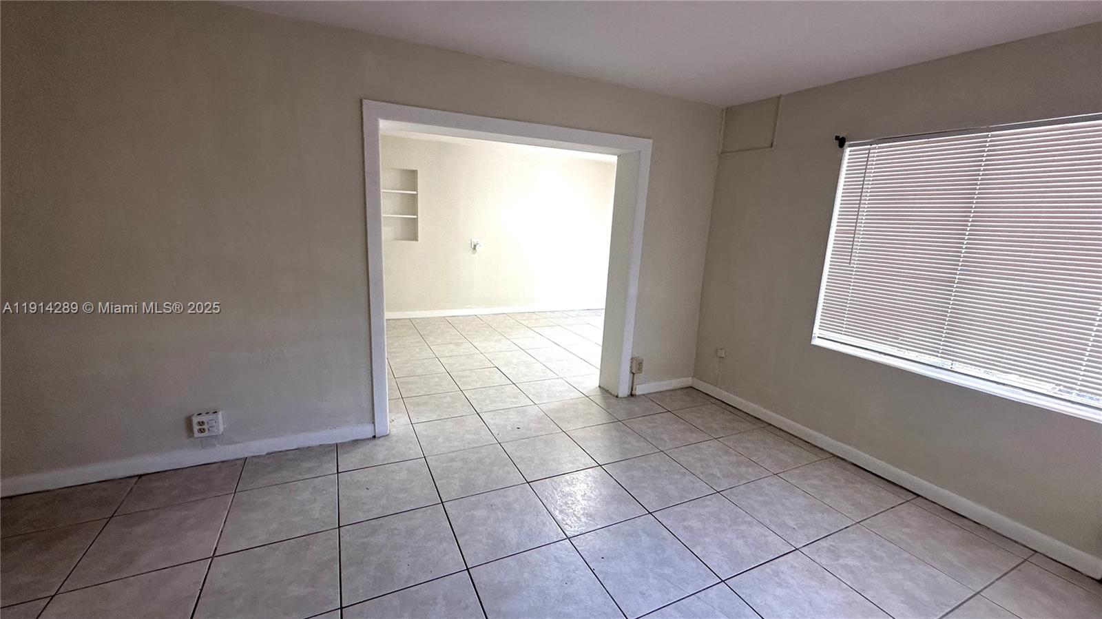 North Miami Beach Condo: 2250 Northeast 136th Street