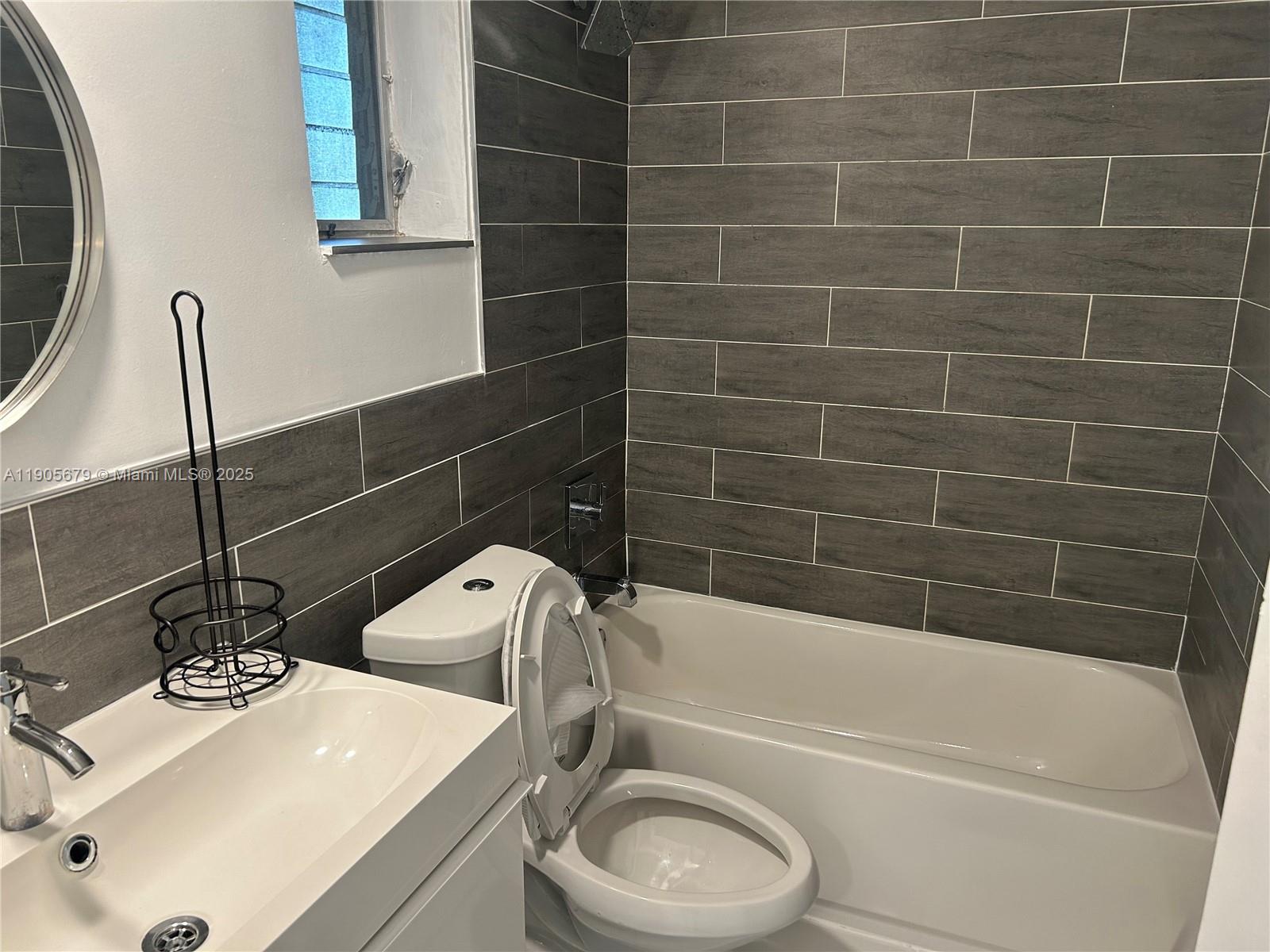 Miami Condo: 1600 Northeast 114th Street