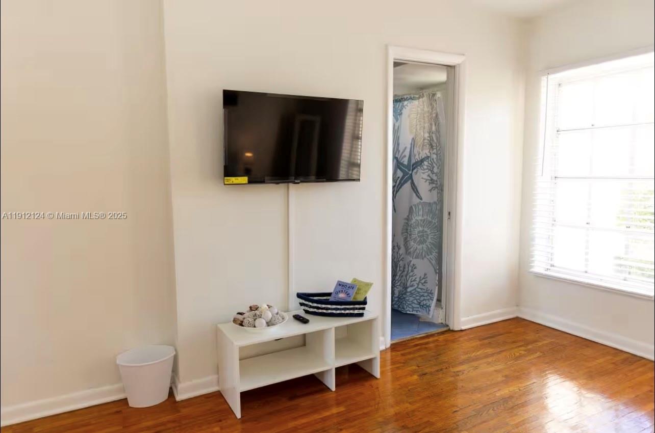 North Miami Condo: 1949 Northeast 123rd Street