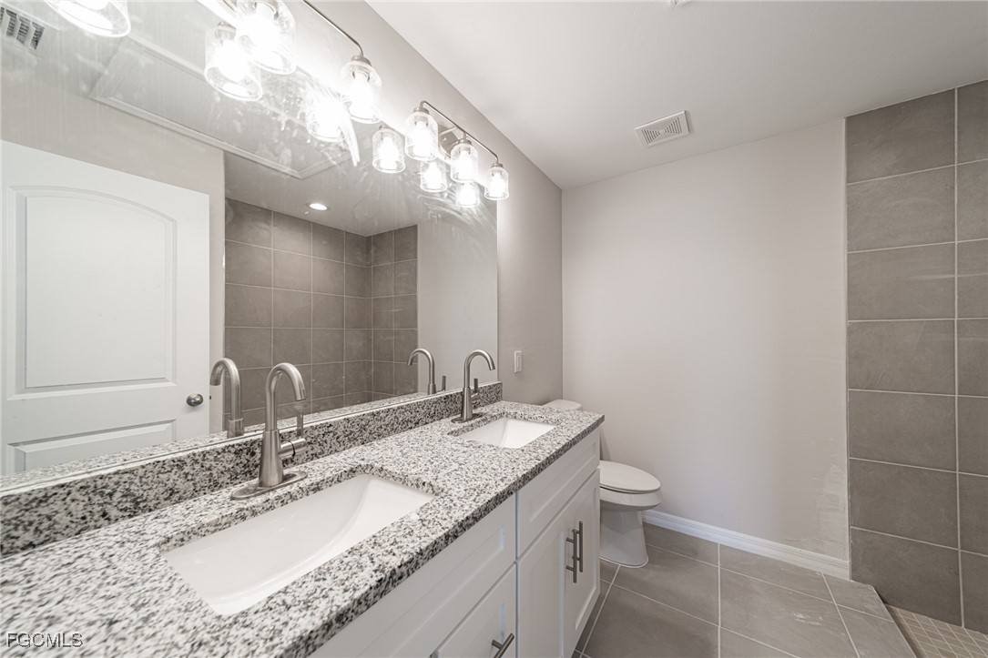 Cape Coral Condo: 2122 Northwest 9th Avenue