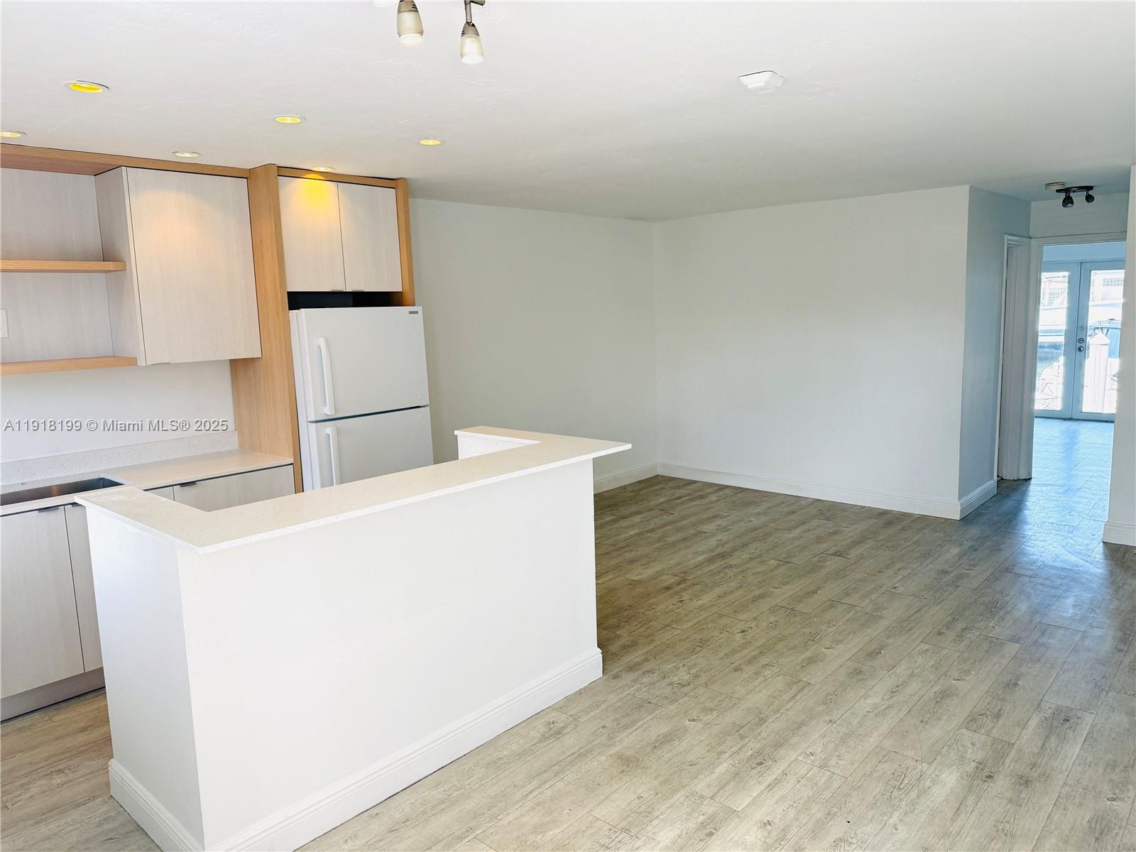 North Miami Condo: 2185 Northeast 123rd Street