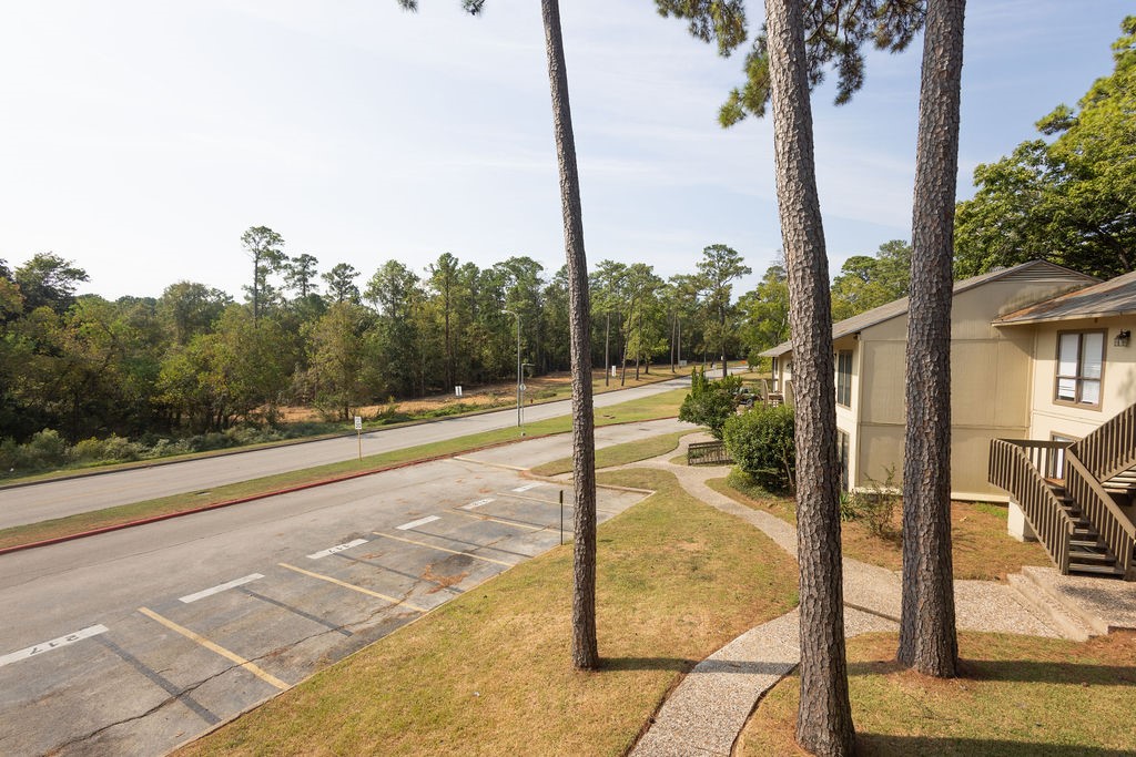 Crosby Condo: 15919 Golf Club Drive