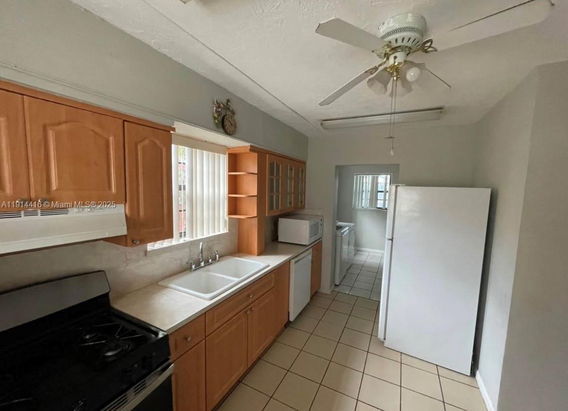Miami Gardens Condo: 18740 Northwest 10th Road