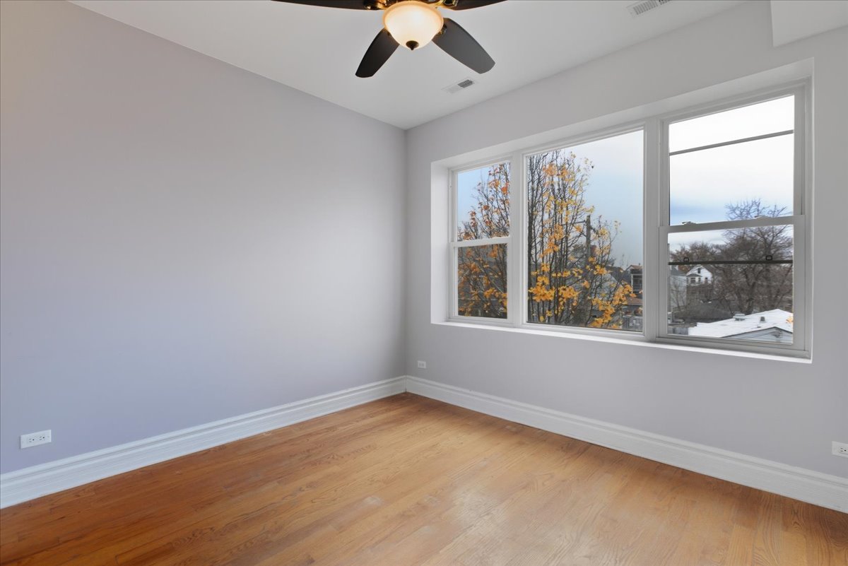 Chicago Condo: 1951 N Monticello