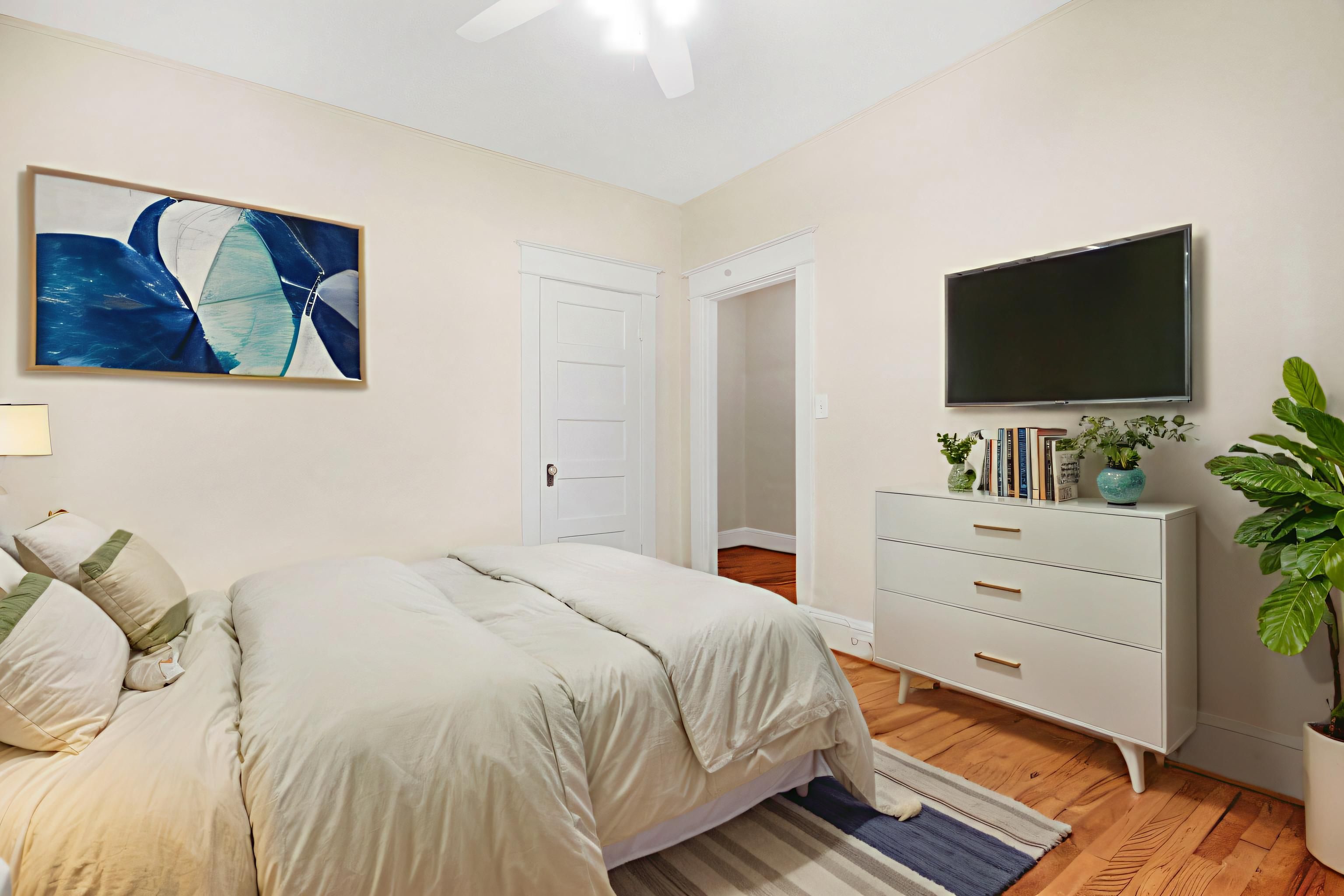 Washington Condo: 221 Constitution Ave NE Apt 2