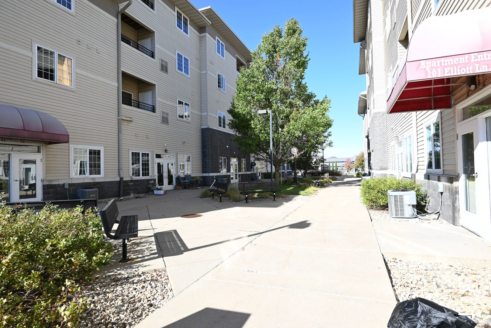 OREGON Apartment: 218 WOLFE St