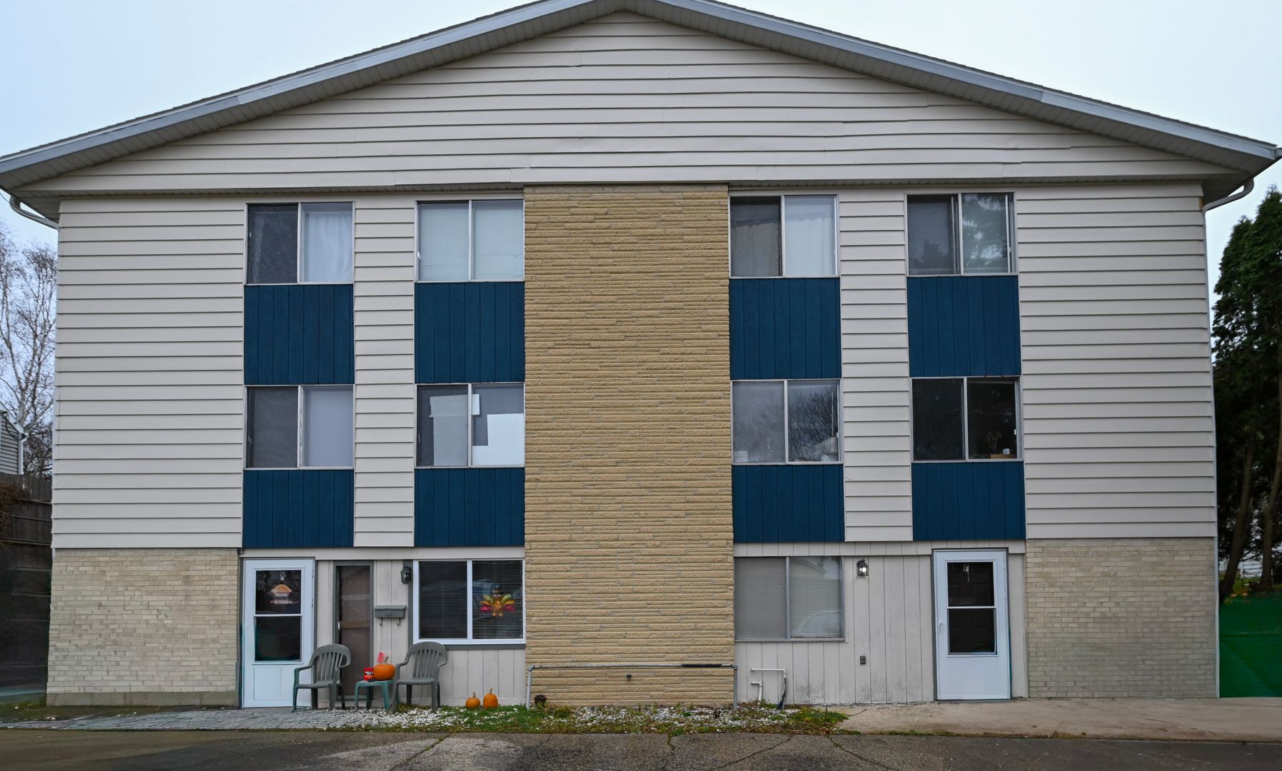 Verona Apartment: 451 S Main St