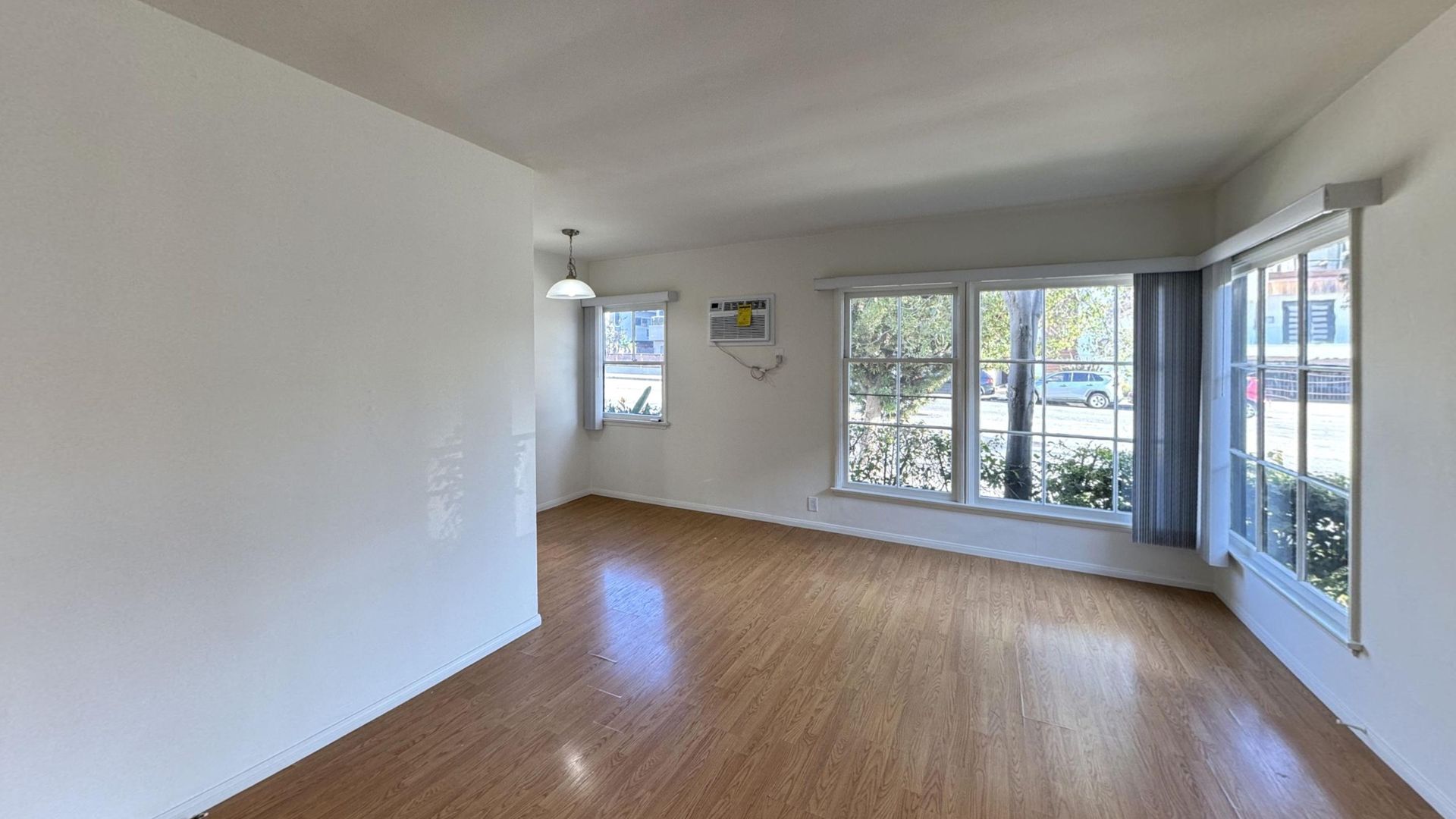 Los Angeles Condo: 1623 S. Bundy Dr