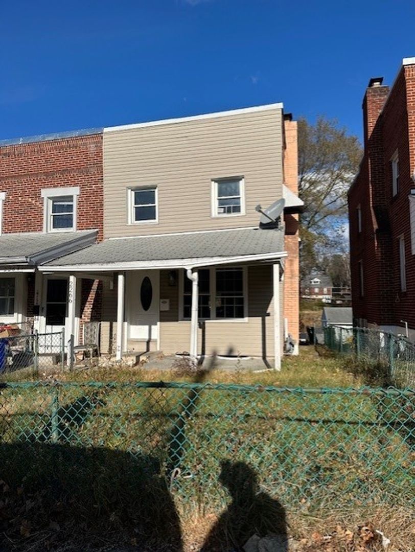 Harrisburg House: 2266 Kensington St