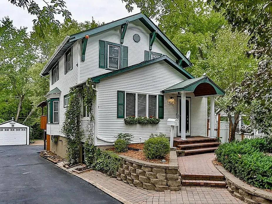 Edina House: 4212 France Ave S