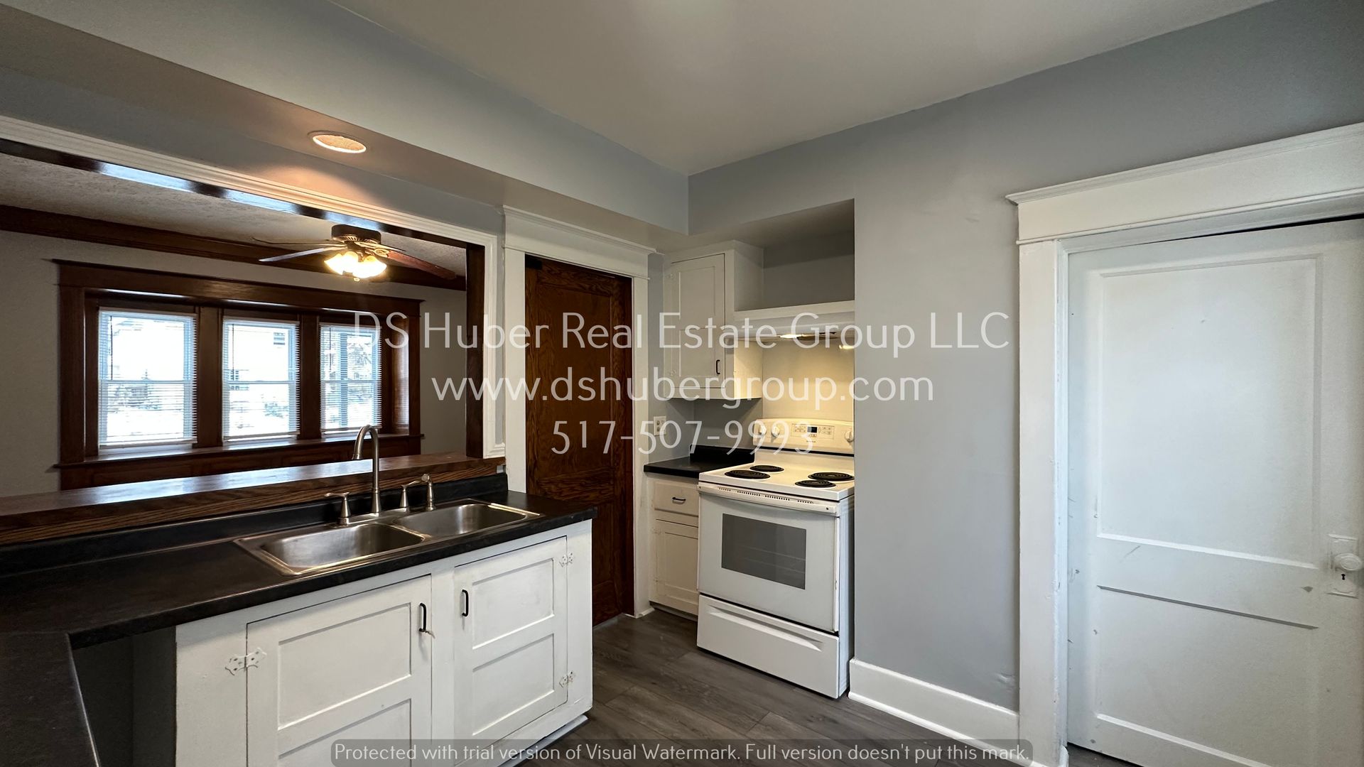 Lansing House: 921 W Oakland