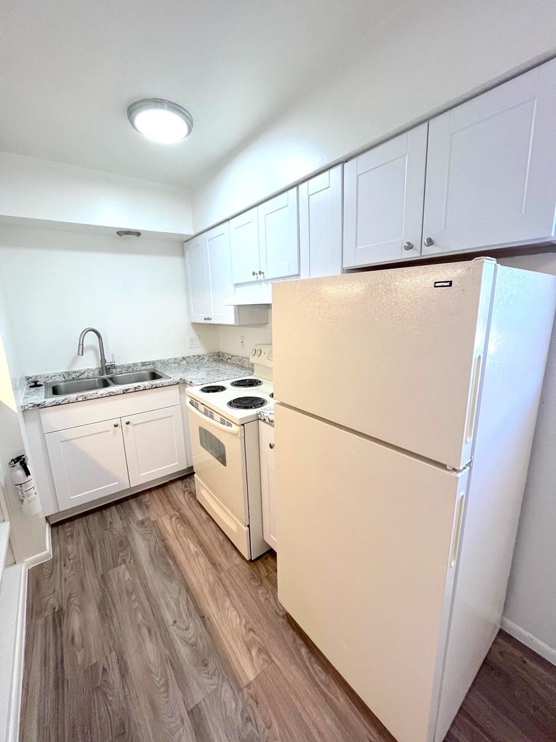 Albuquerque Apartment: 1300 Pennsylvania St NE