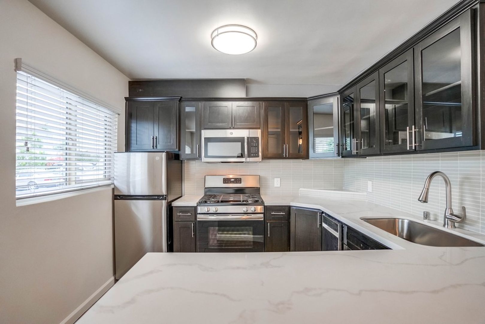 Los Angeles Condo: 3528 W Adams Blvd