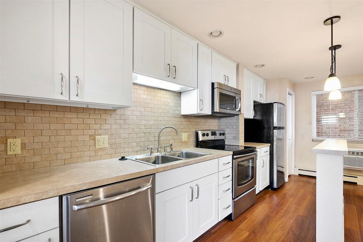 Denver Apartment: 150 S Clarkson St