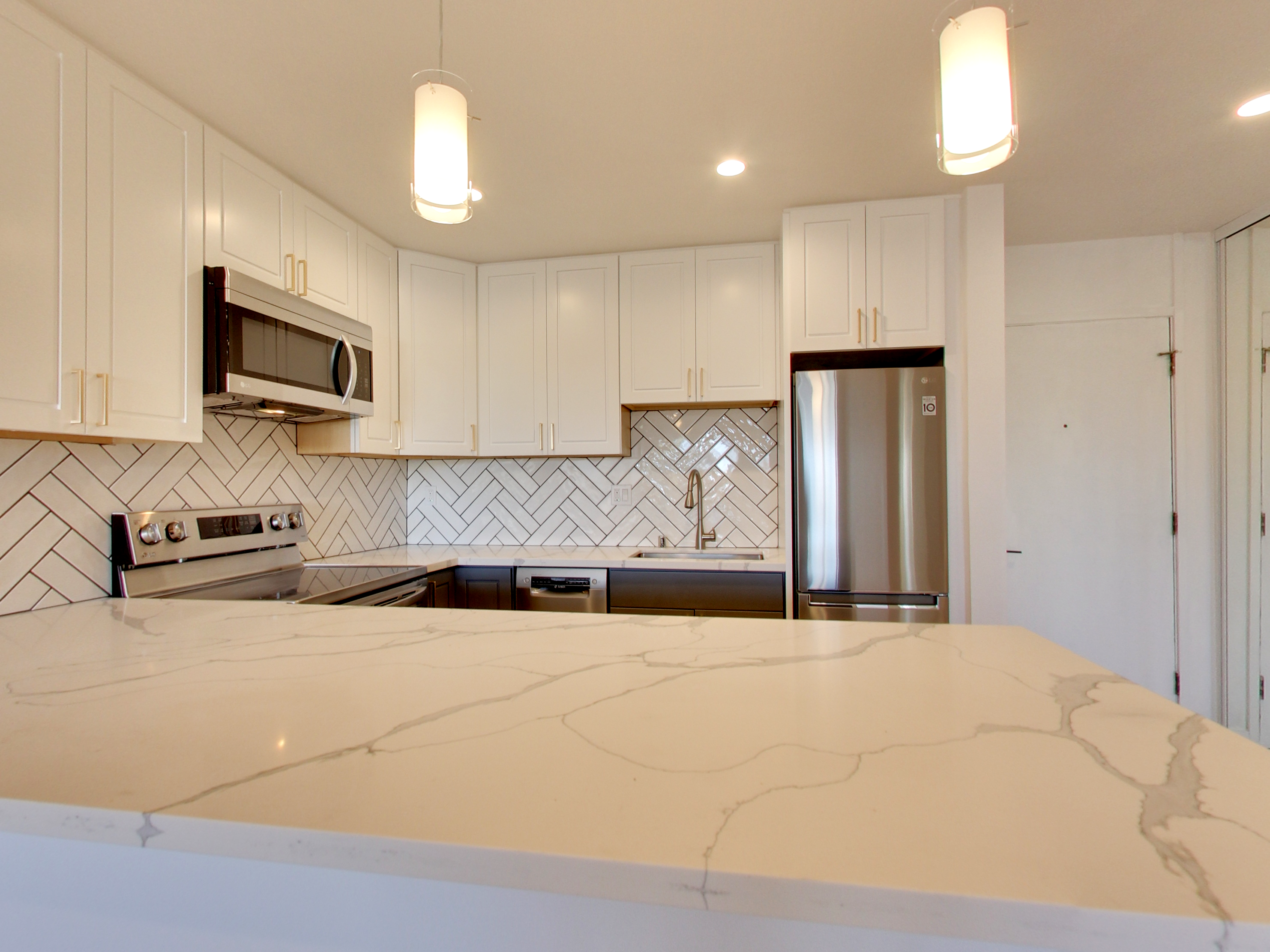 Burlingame Condo: 1504 Newlands Ave