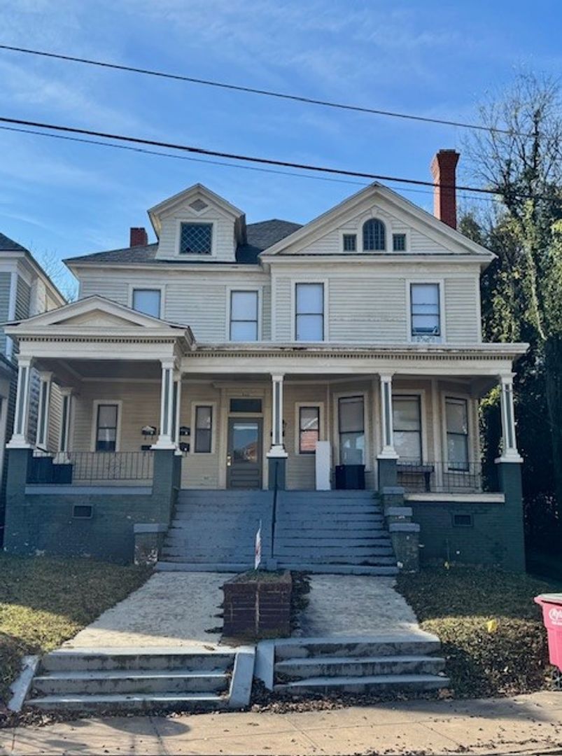 Macon Condo: 946 Magnolia St.