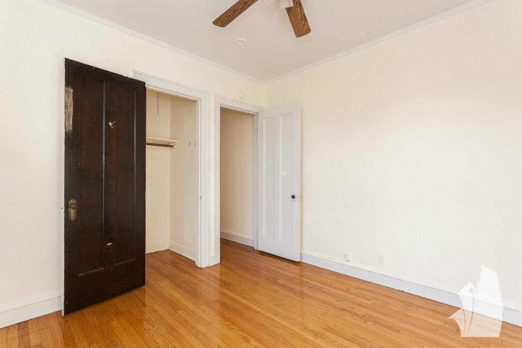 Chicago Condo: 1115 W Oakdale Ave