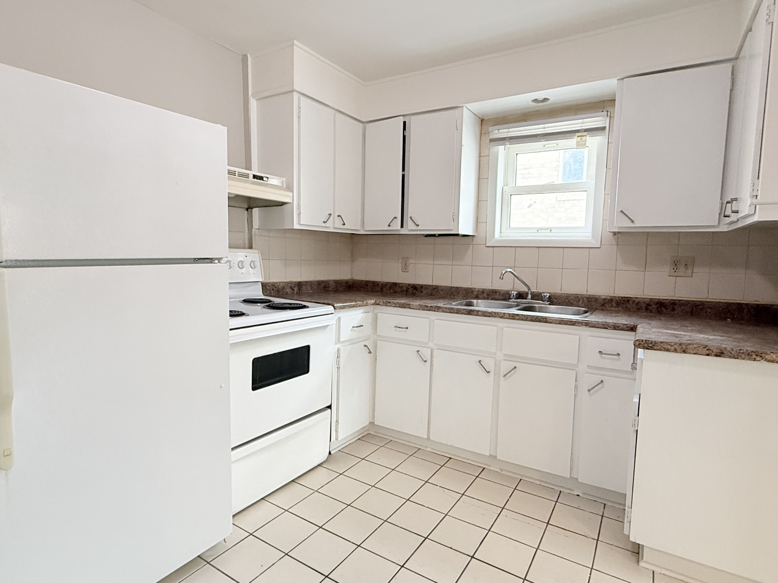 Windsor House: 2403 Pillette Rd