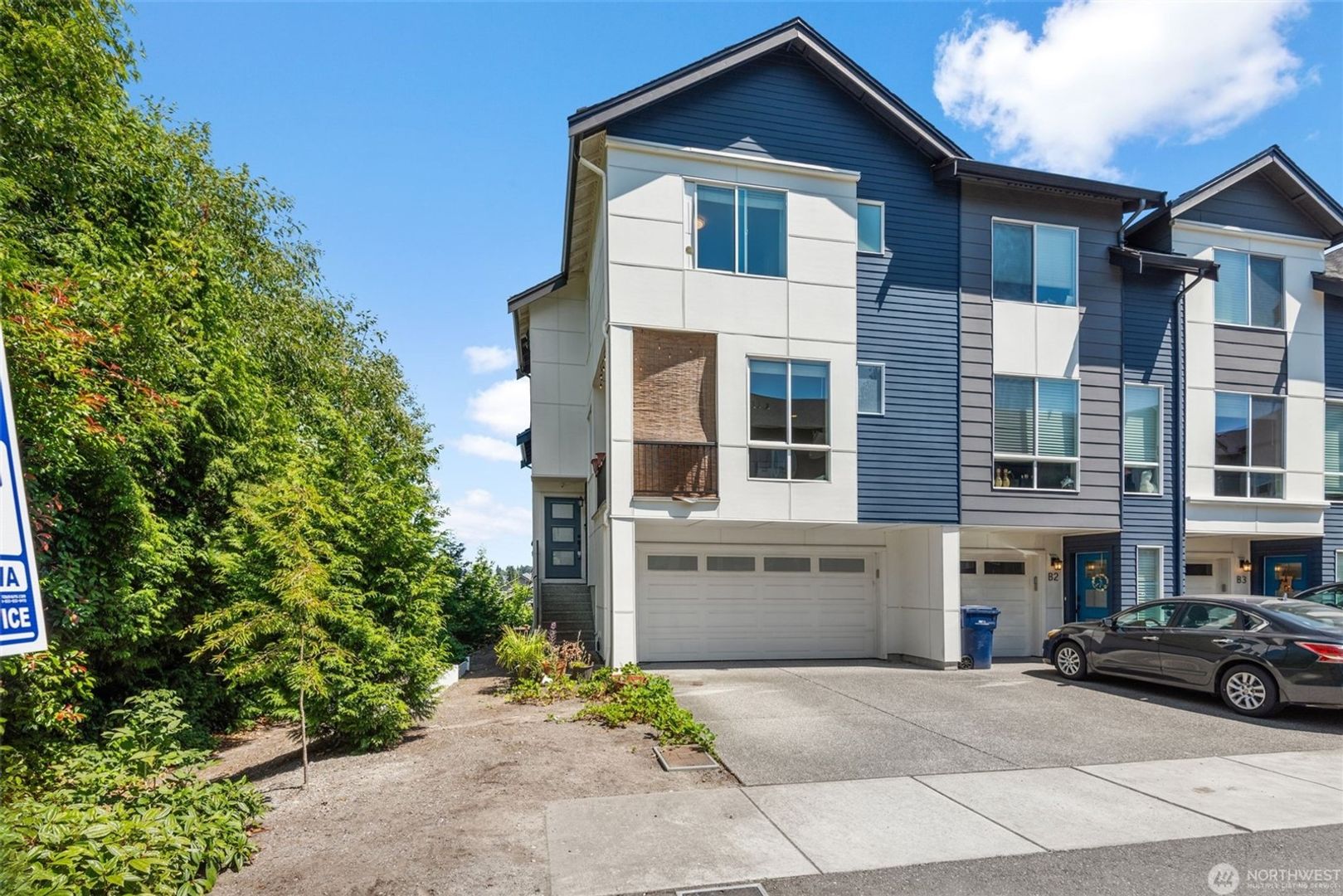 Lynnwood Townhome: 14715 Admiralty Way
