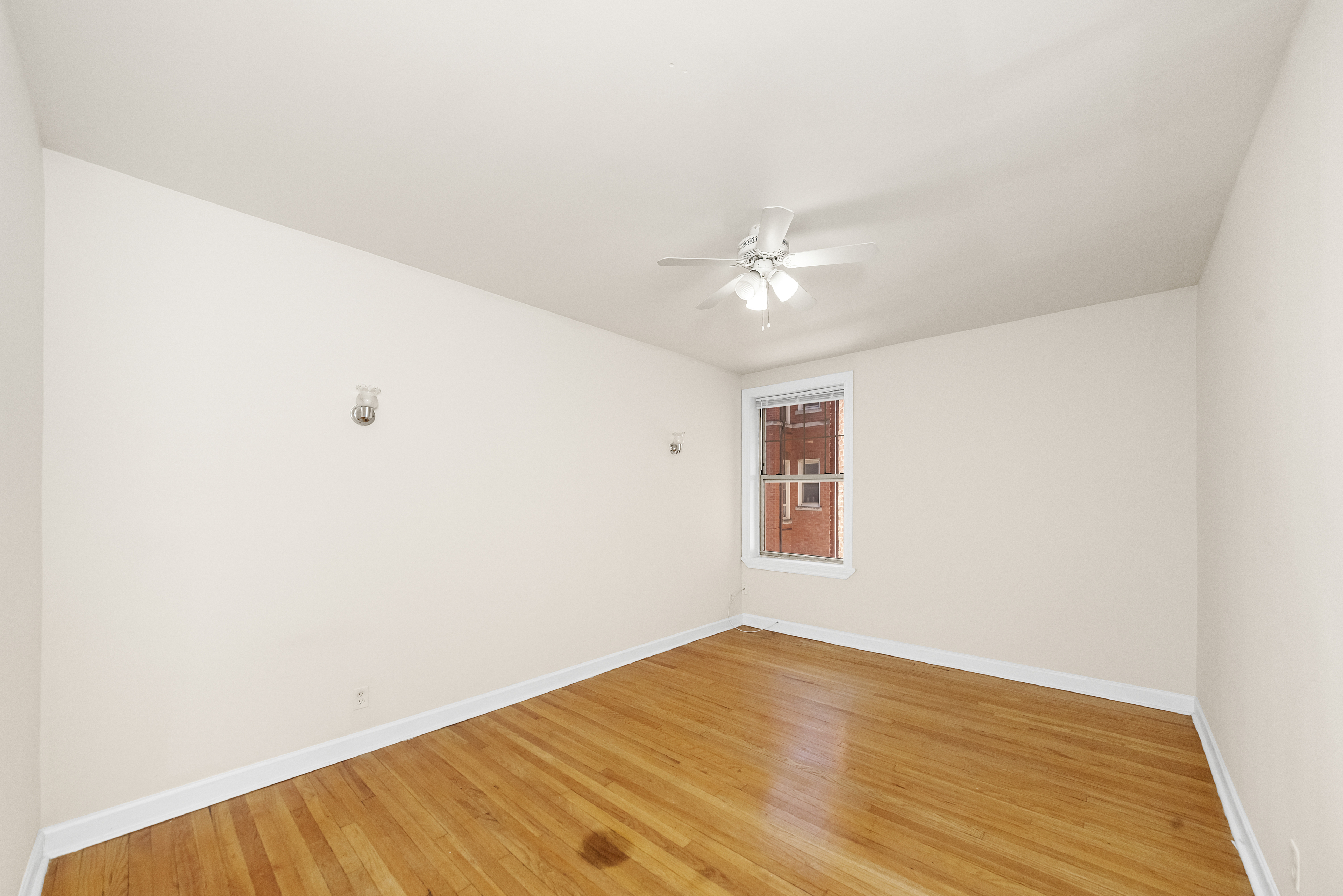 Chicago Condo: 550 W Aldine