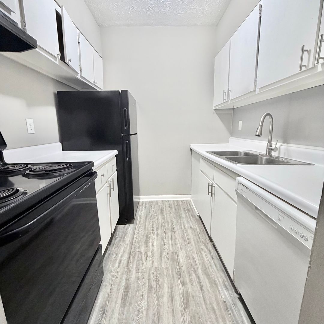 Lexington Apartment: 1349 Devonport Dr