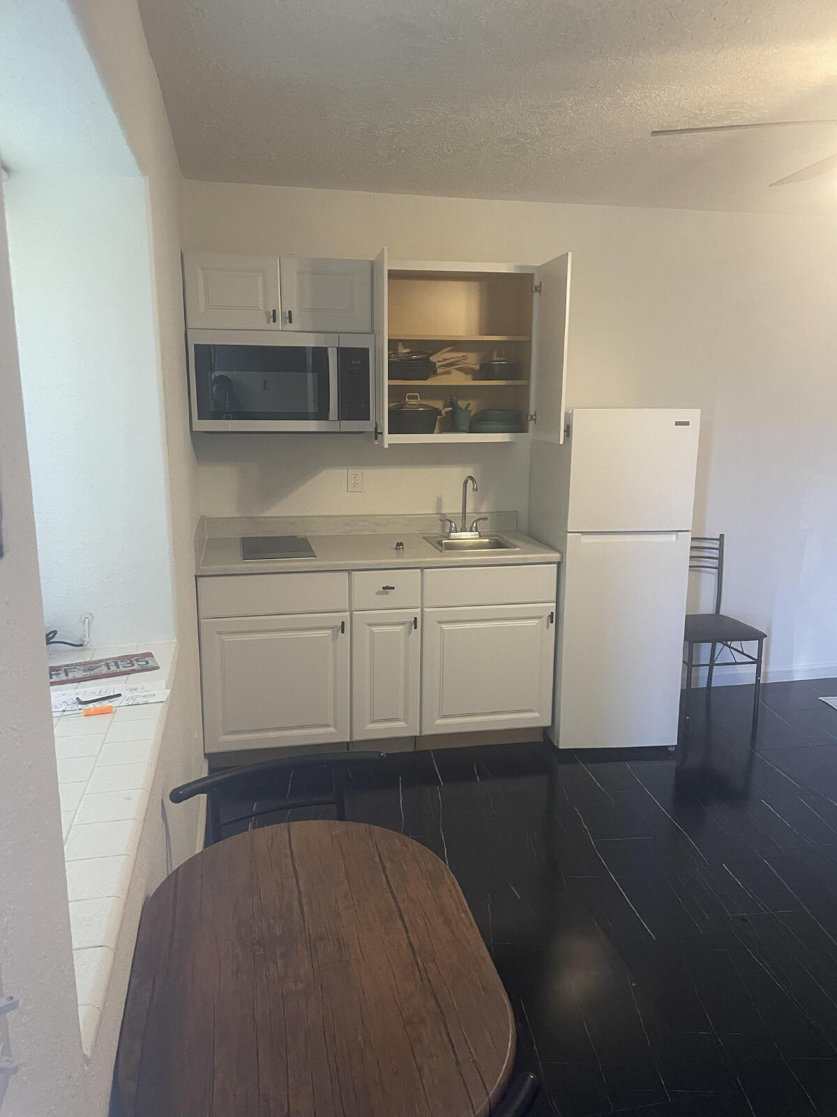 Beatty Condo: 521 Hoyt Street