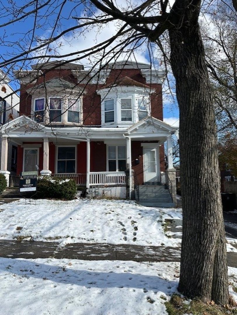 Harrisburg House: 231 S 19th St