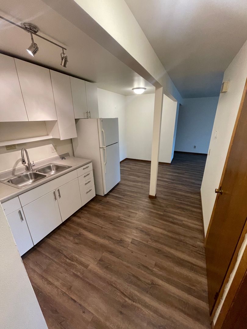 Madison Apartment: 1001 GILBERT Rd