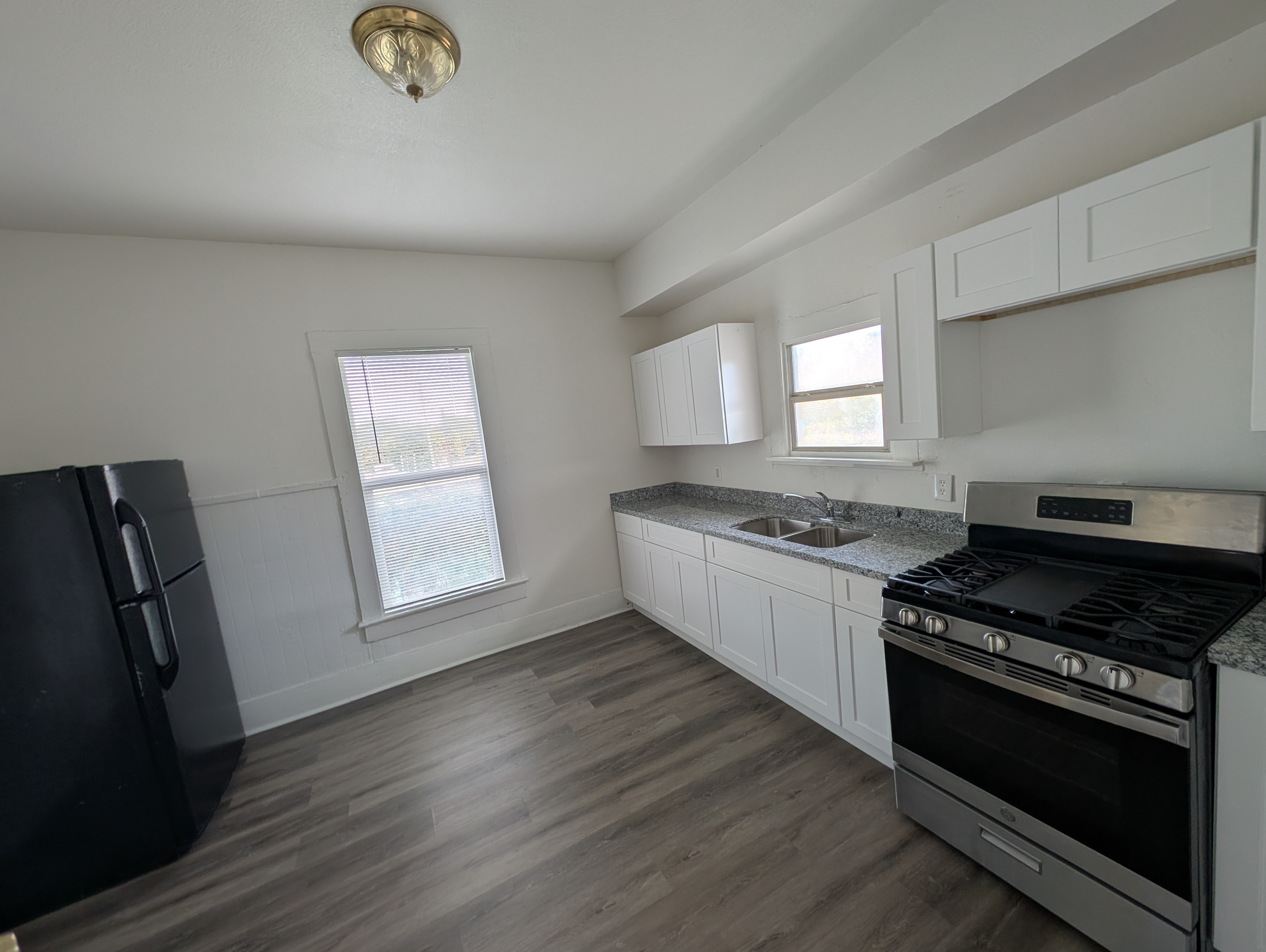 Houston Condo: 403 Cowling St