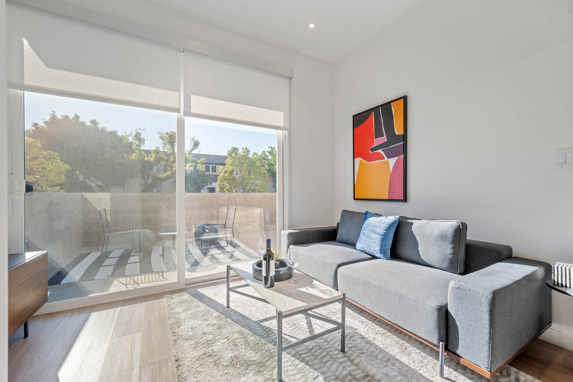 Los Angeles Apartment: 8820 Belford Ave