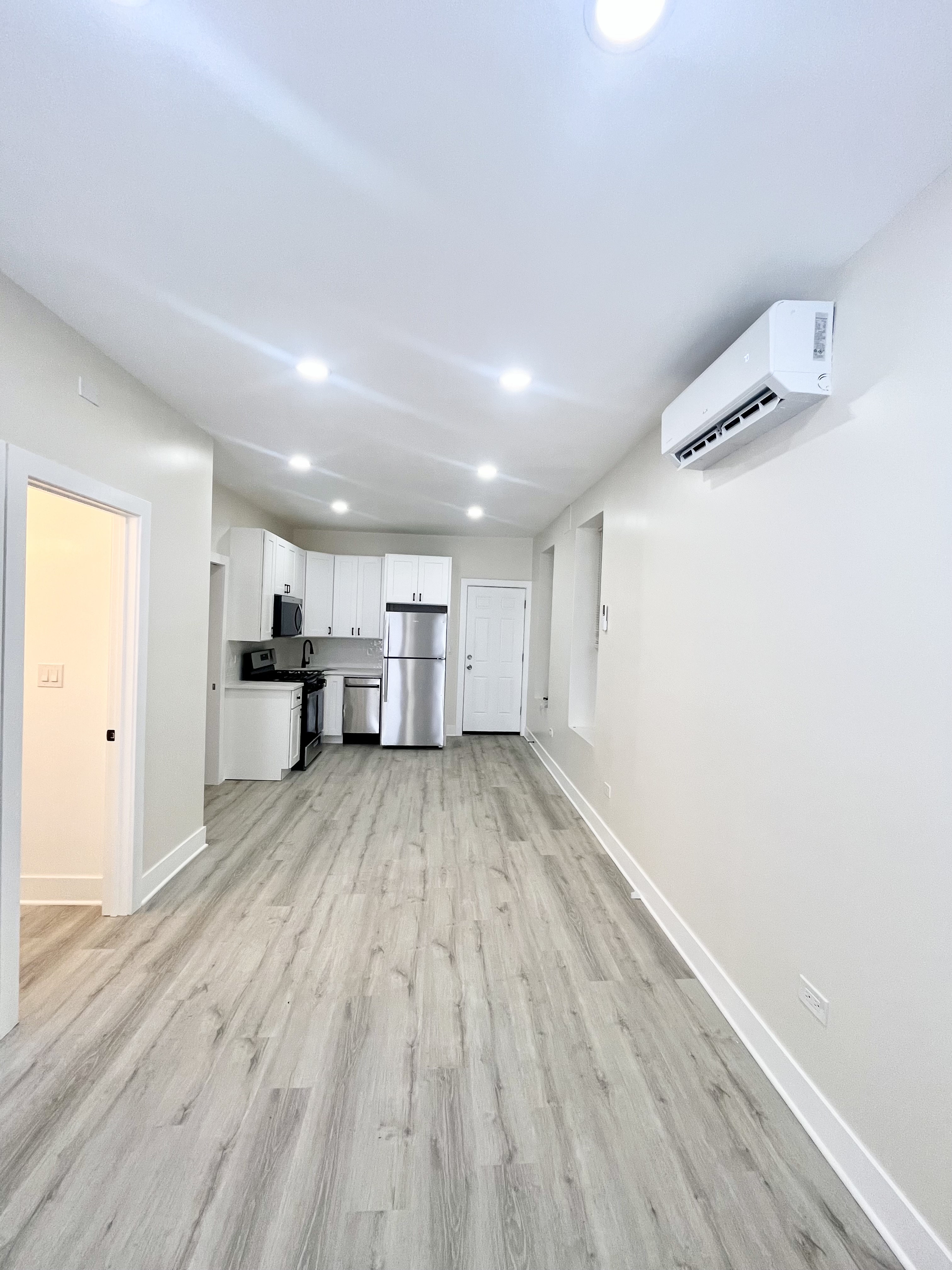 Chicago Condo: 3221 S May St