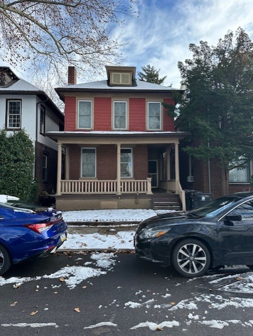 Harrisburg House: 3221 N 3rd St